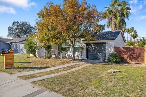 Photo of 766 Lincoln Street, Hanford, CA 93230 (MLS # FR25251741)