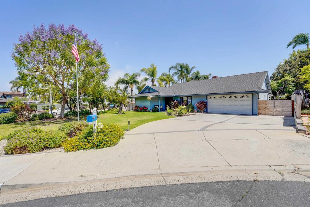 Photo of 1561 Sandalwood Ln, Carlsbad, CA 92008 (MLS # 260012015)