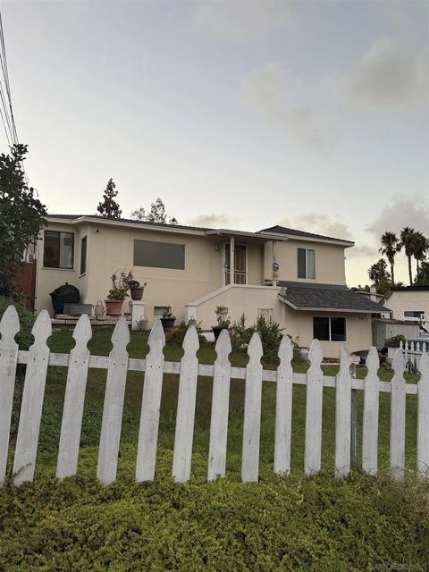 Photo of 229 Hillside Terrace, Vista, CA 92084 (MLS # 250040845)