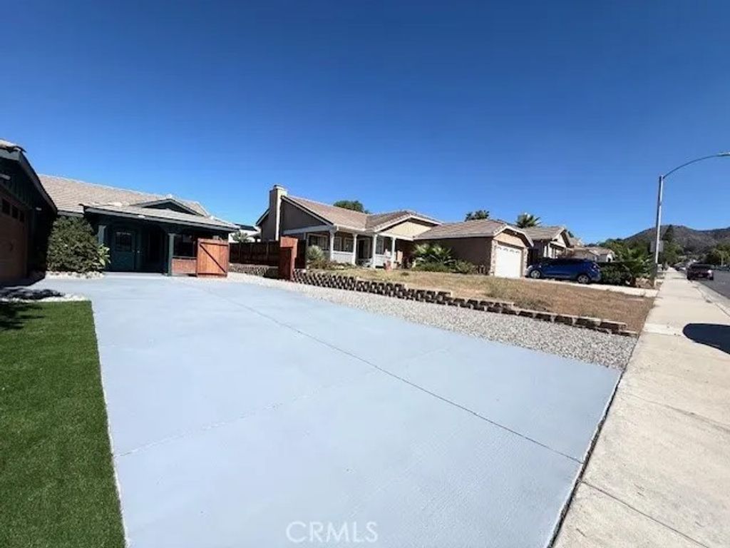 Photo of 33737 Breckenridge Trl, Wildomar, CA 92595 (MLS # WS26013920)