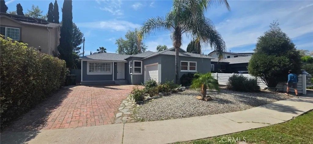 Photo of 17606 Bessemer St, Encino, CA 91316 (MLS # SR26068665)