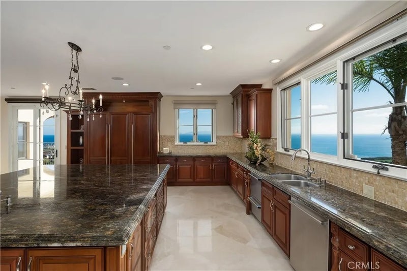 3231 Palos Verdes South