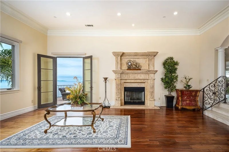 3231 Palos Verdes South
