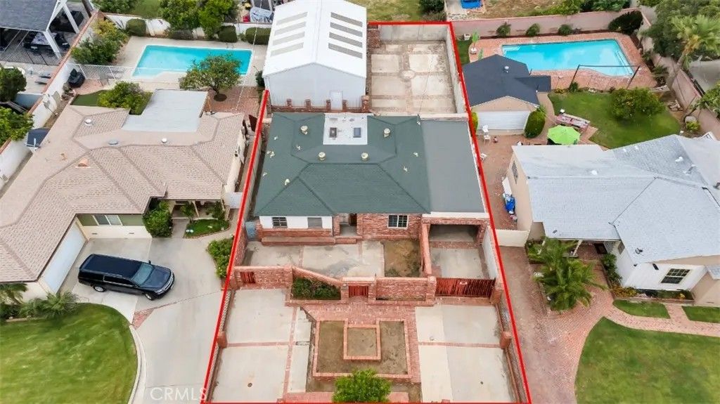 Photo of 9949 Noble Avenue, Mission Hills (san Fernando), CA 91345 (MLS # SR26087516)