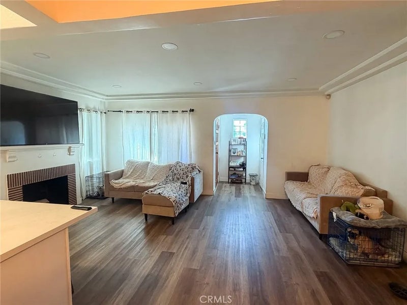 4027 Santa Ana