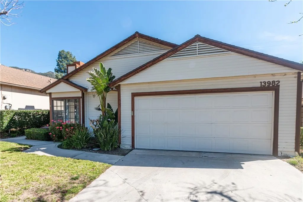 13982 Olive Grove Lane