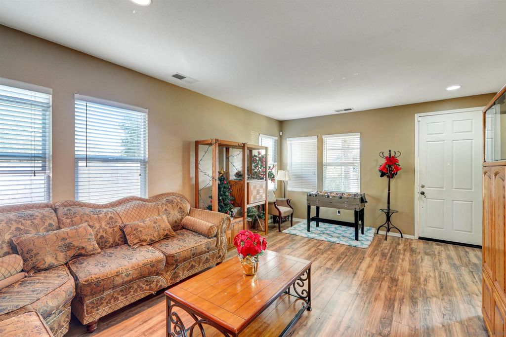 Photo of 1071 Paintbrush Trl, Hemet, CA 92545 (MLS # 250045171)