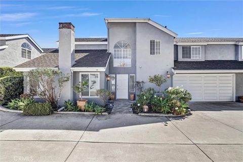 Photo of 2626 Santa Ana Avenue, Costa Mesa, CA 92627 (MLS # NP25260639)