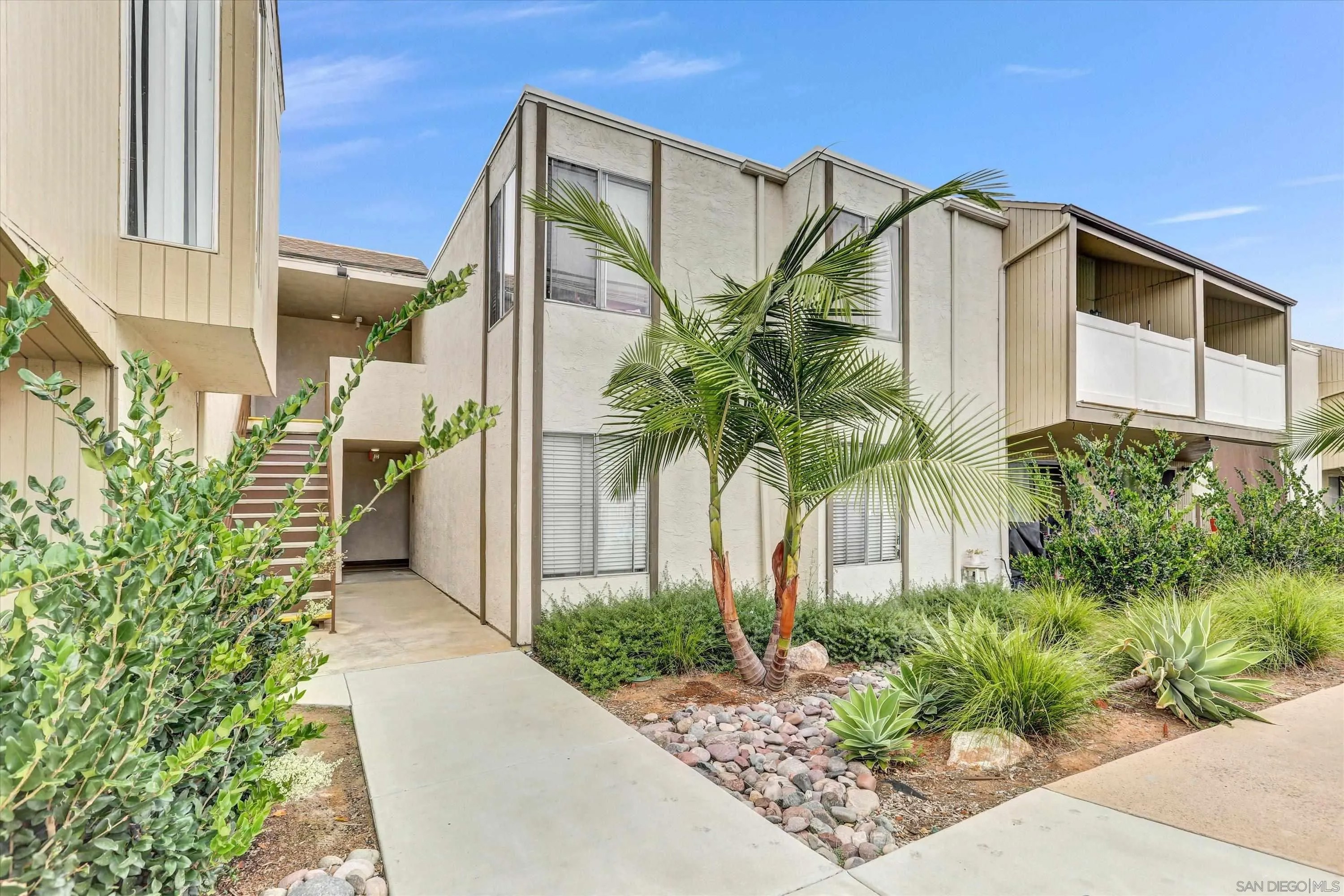 8034 Linda Vista rd 2V