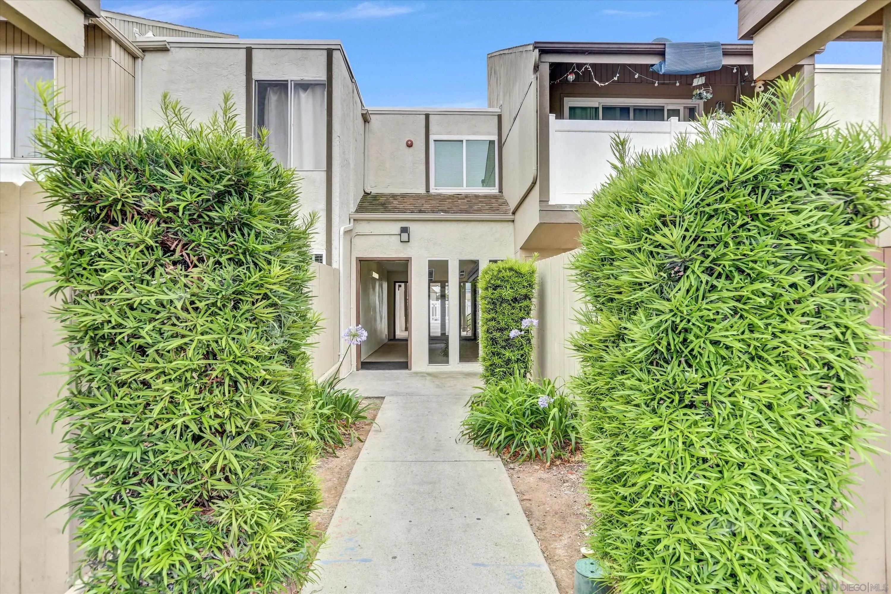 8034 Linda Vista rd 2V