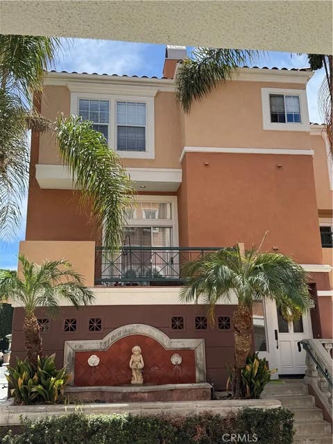 2 beds bed, 2.5 baths bath property at 1 Cuzzano Aisle, Irvine, CA 92606