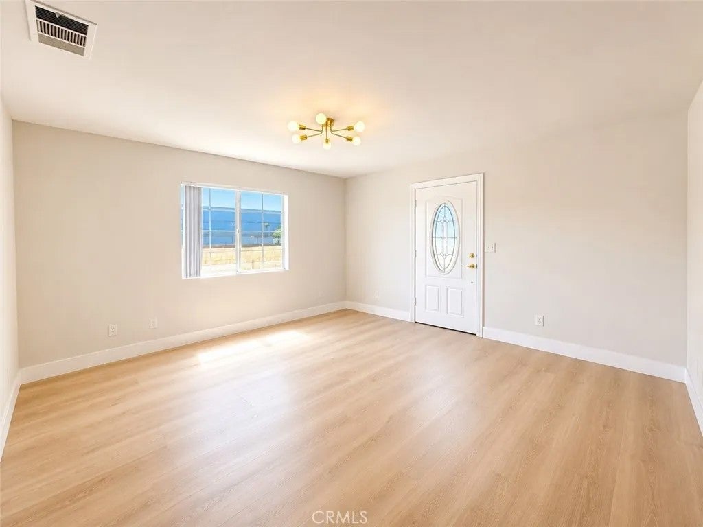 548 N Reservoir