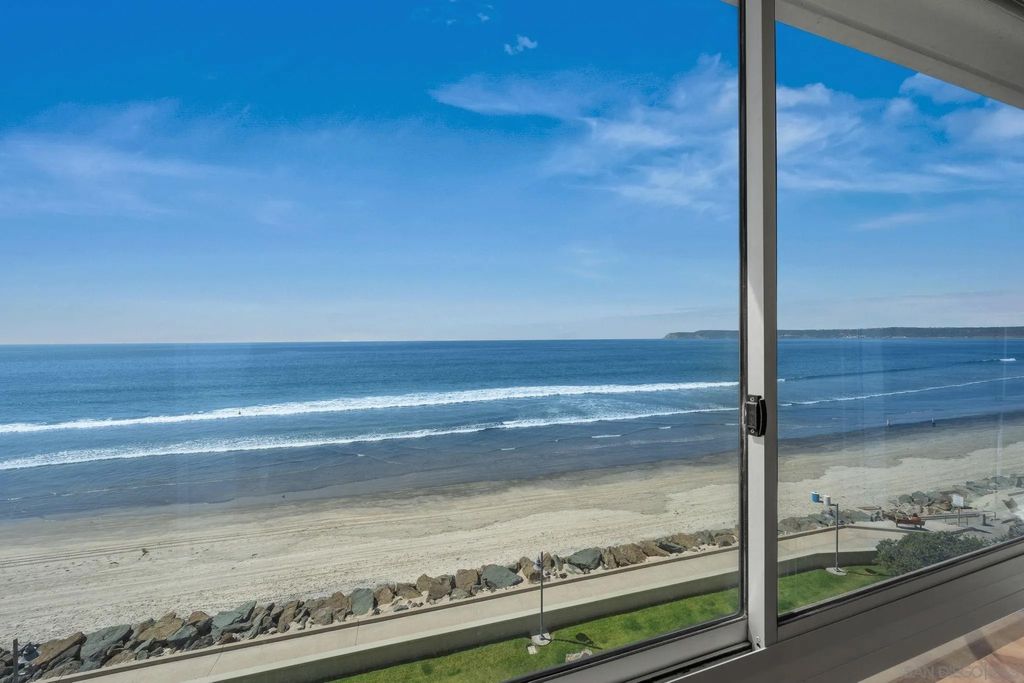 Photo of 1760 Avenida del Mundo #406, Coronado, CA 92118 (MLS # 260007181)