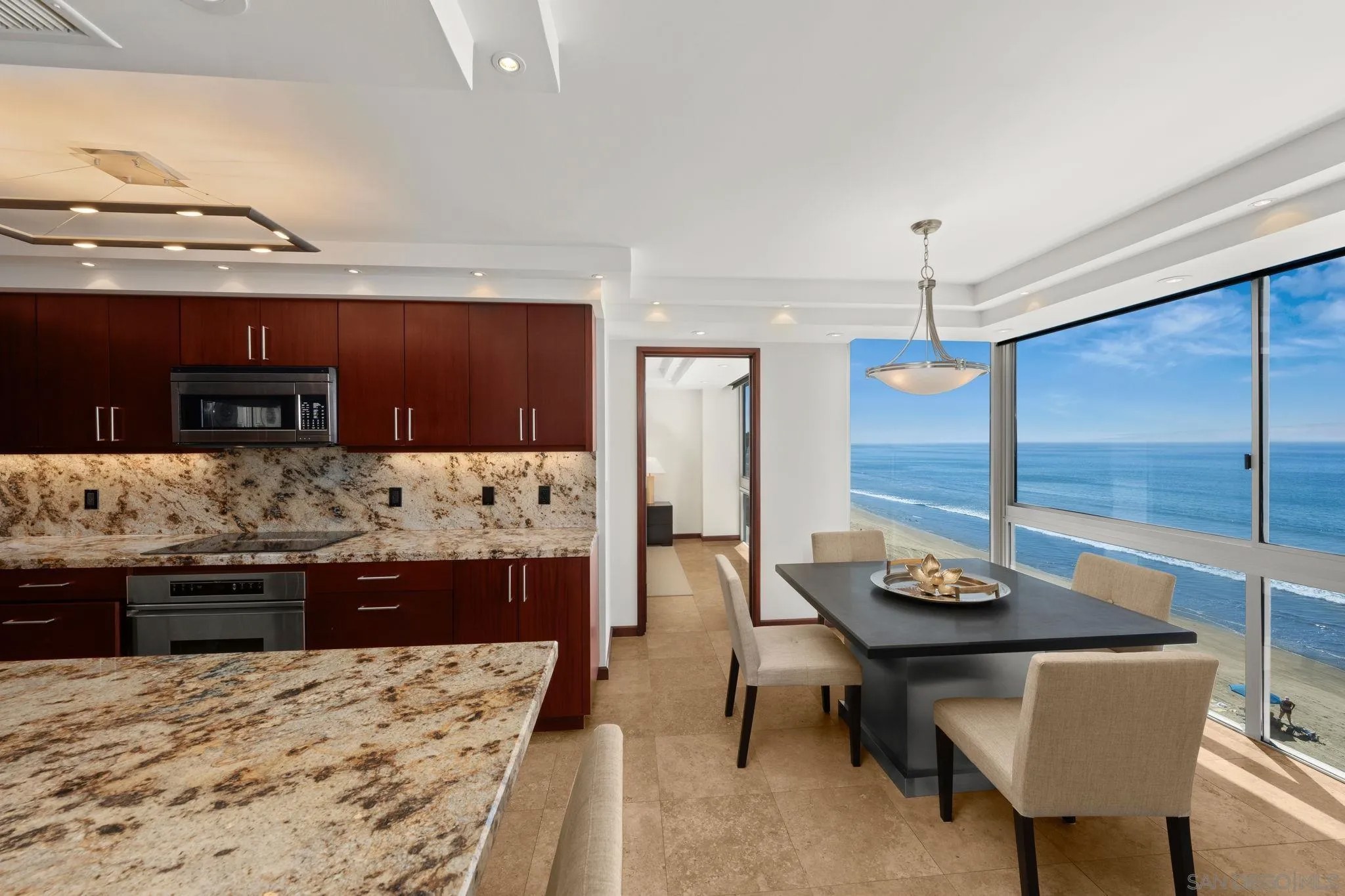 1760 Avenida del Mundo 406