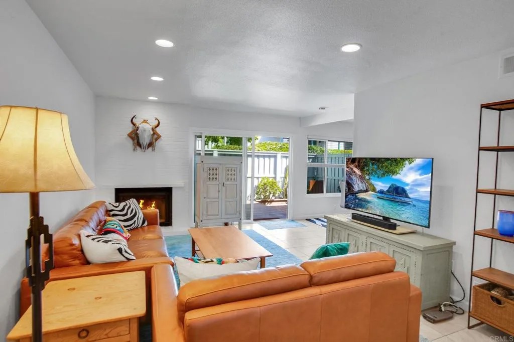 3380 Caminito Gandara