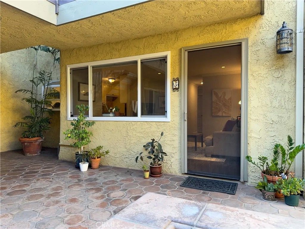 Photo of 645 Temple Ave #5, Long Beach, CA 90814 (MLS # RS26047492)