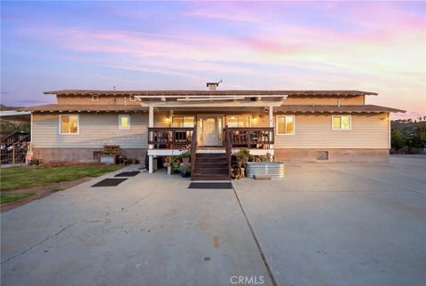 Photo of 8646 Elizabeth Lake Road, Leona Valley, CA 93551 (MLS # SR26194306)