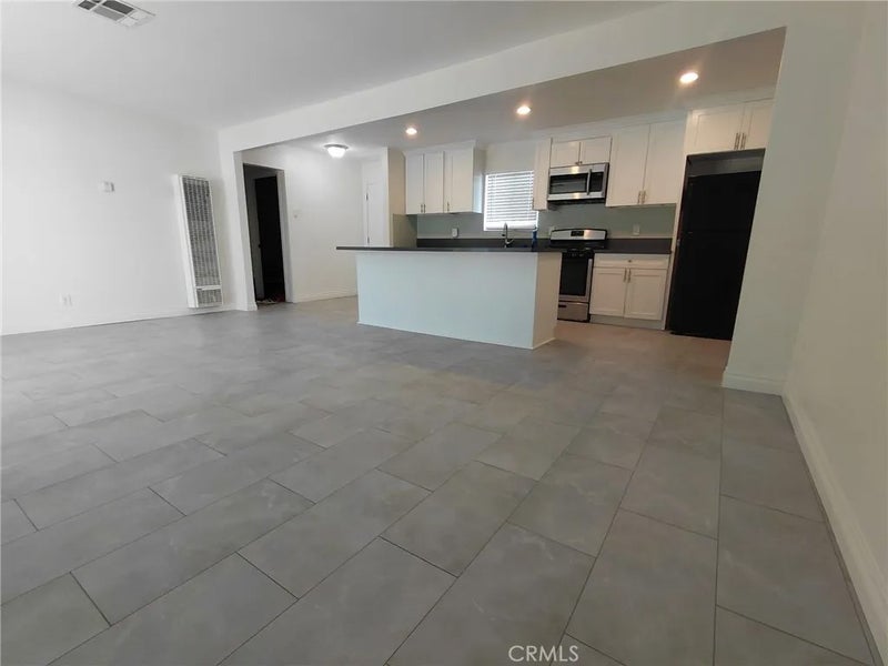 1211 E Avenue R3
