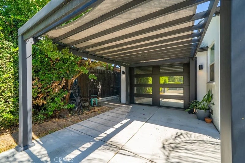 3327 N Crescent