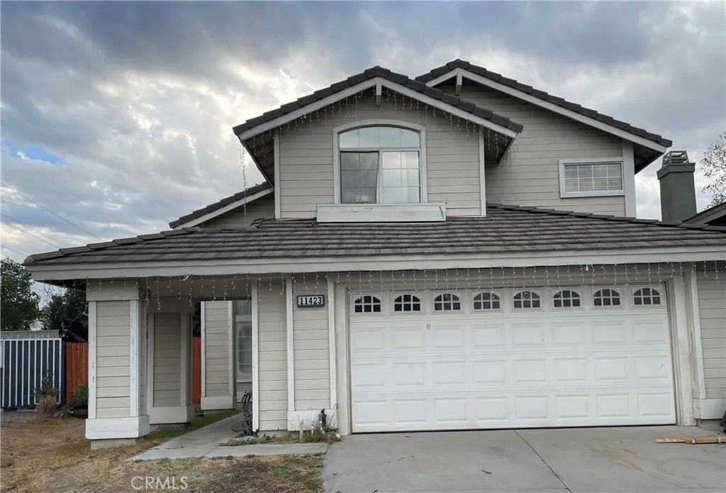Photo of 11423 Aberdeen Dr, Fontana, CA 92337 (MLS # IV25239915)