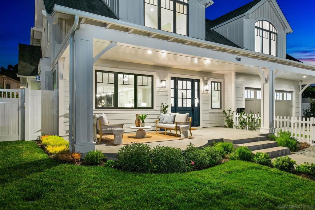 Photo of 910 Balboa Ave, Coronado, CA 92118 (MLS # 2600887)