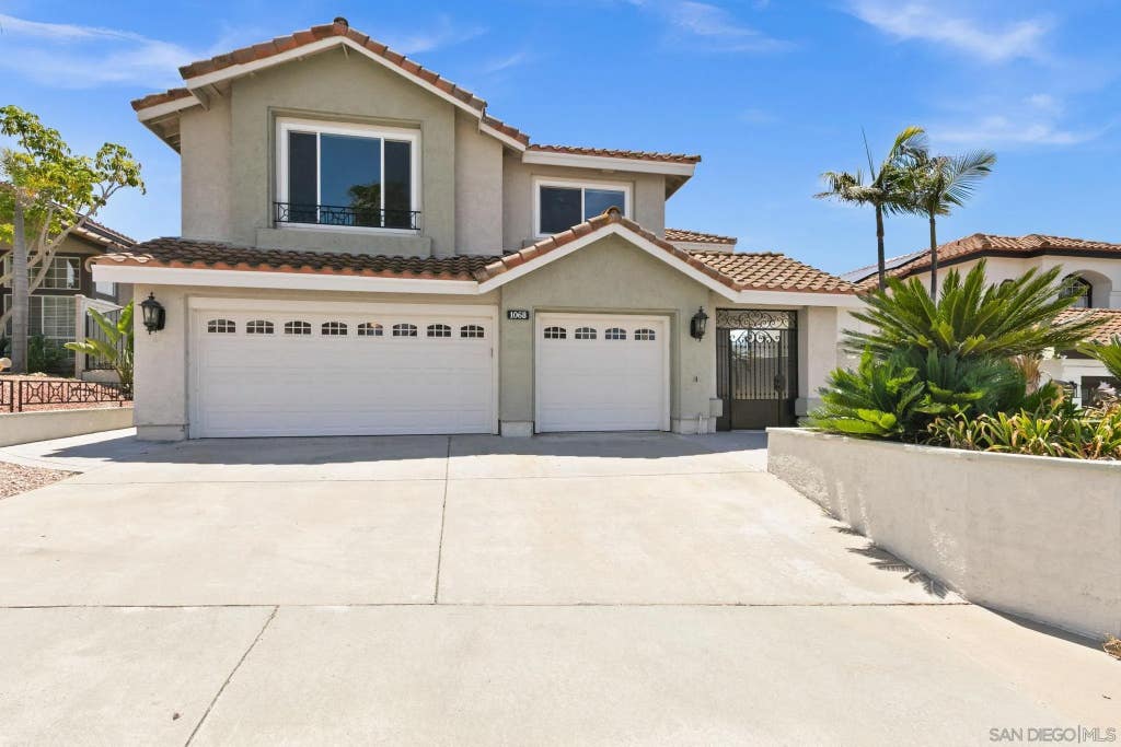 Photo of 1068 Pacific Hill St, Chula Vista, CA 91911 (MLS # 260017957)