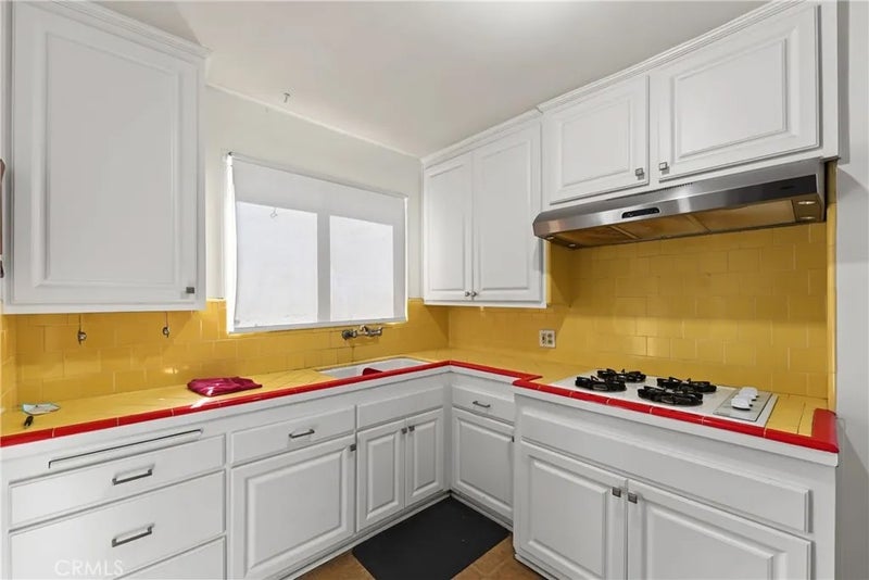 1218 E 124th