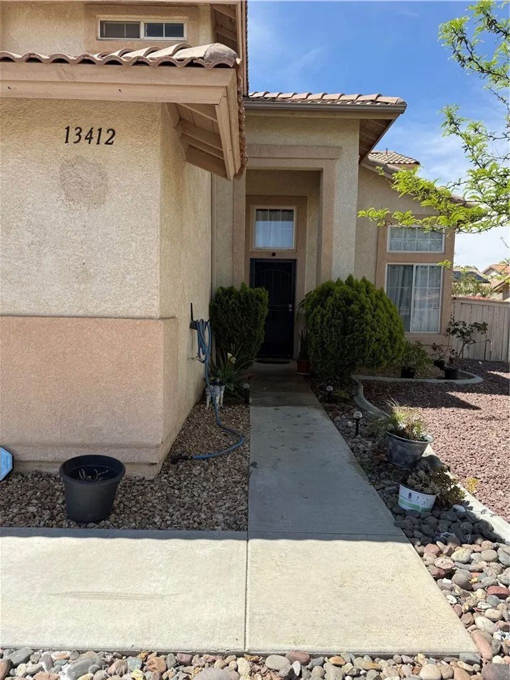 Photo of 13412 Fox Point Road, Victorville, CA 92392 (MLS # DW26072858)