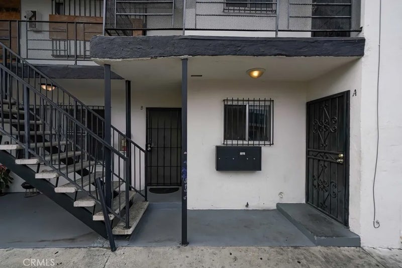 116 E Alondra