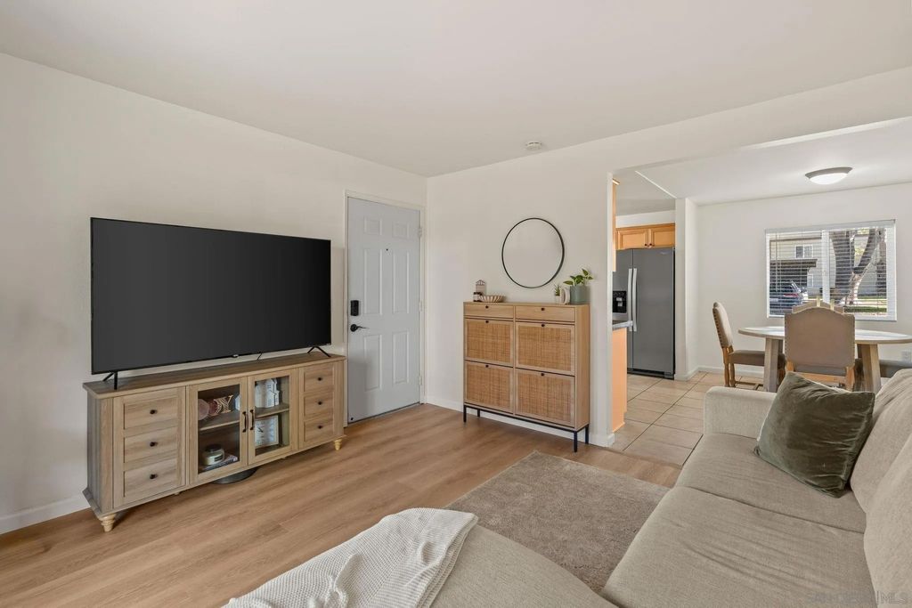 Photo of 2528 White Oak Pl #3, Escondido, CA 92027 (MLS # 260001534)