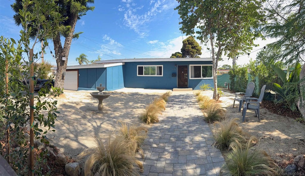 Photo of 975 5th Ave, Chula Vista, CA 91911 (MLS # 260025306)