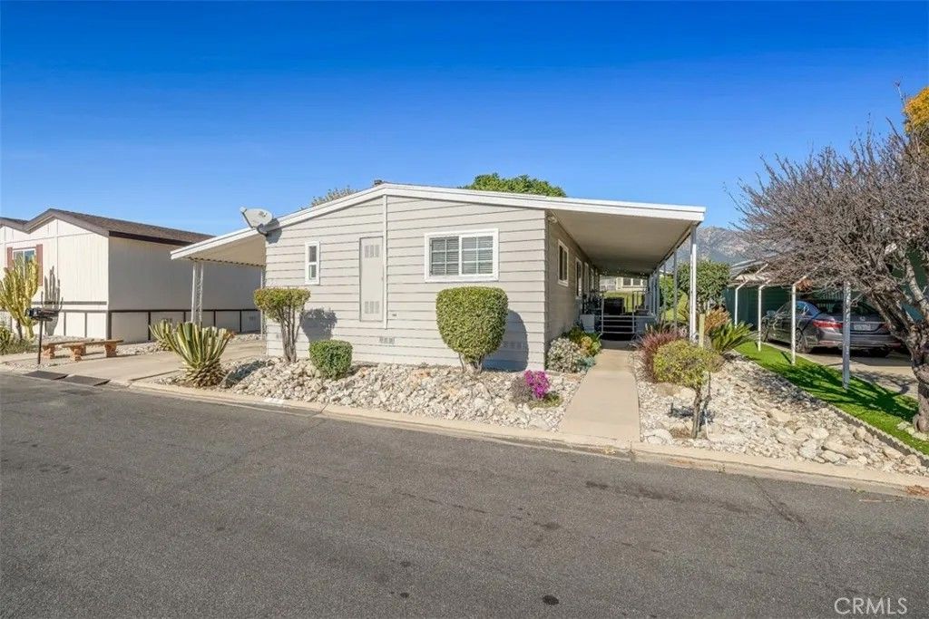 Photo of 929 E Foothill Blvd #53, Upland, CA 91786 (MLS # CV25281318)