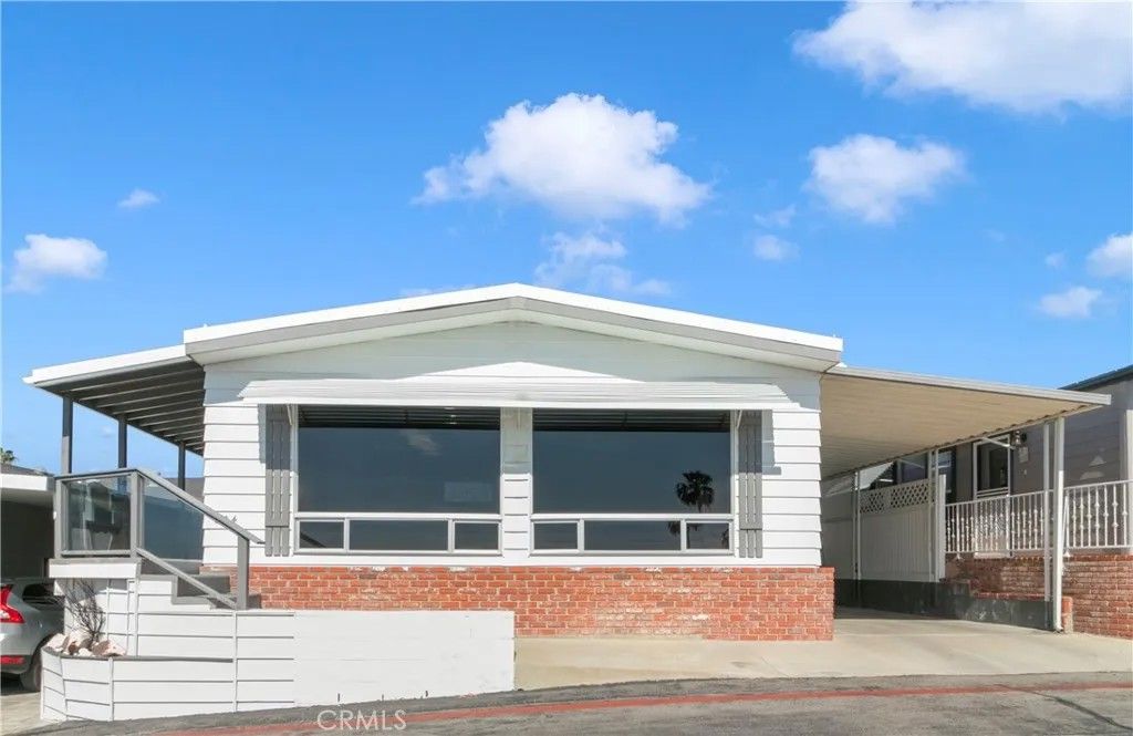 Photo of 304 Beach Drive, San Clemente, CA 92672 (MLS # OC26054534)