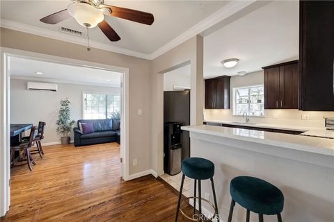 Tiny photo for 2905 Magnolia Avenue, Long Beach, CA 90806 (MLS # SB25201315)