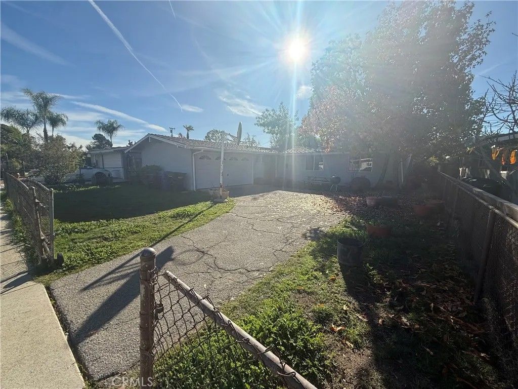 Photo of 1126 E Ada Ave, Glendora, CA 91741 (MLS # IV25279983)