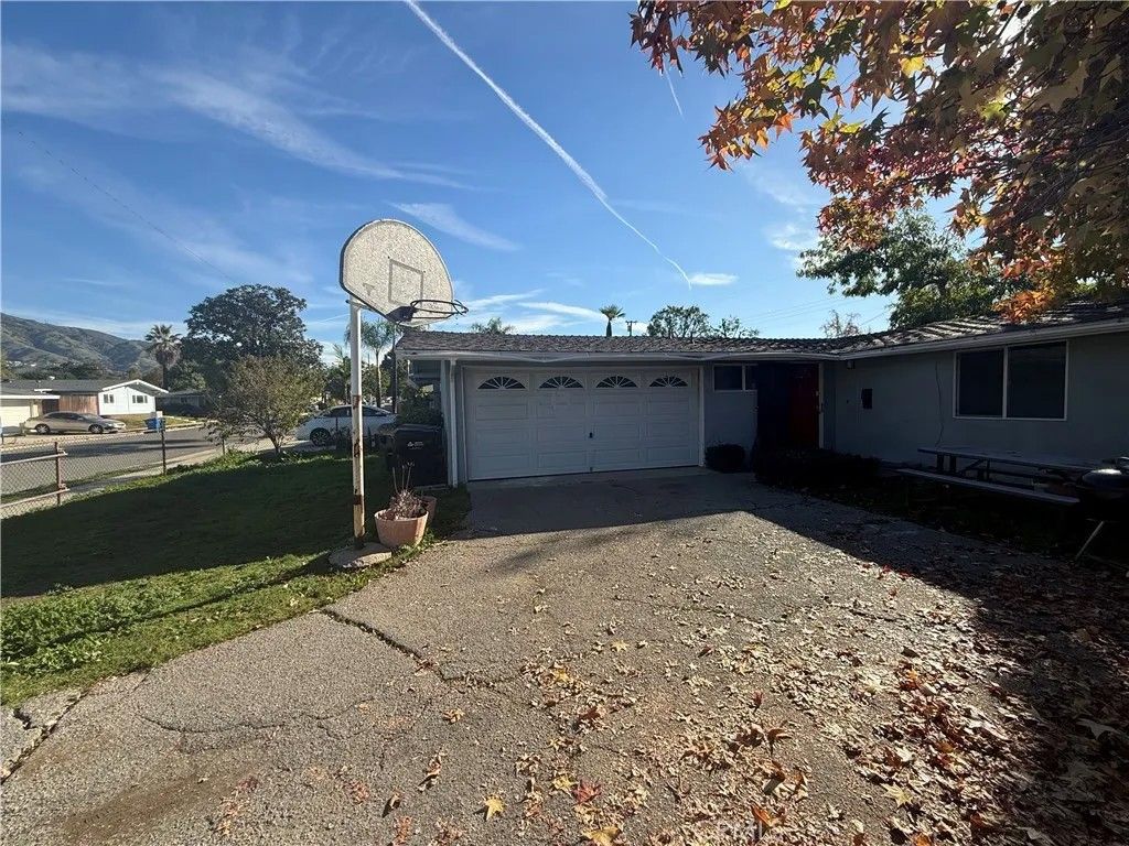 Photo of 1126 E Ada Ave, Glendora, CA 91741 (MLS # IV25279983)