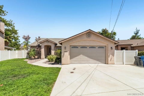 Photo of 11976 Foothills River Ln, Lakeside, CA 92040 (MLS # 260019836)
