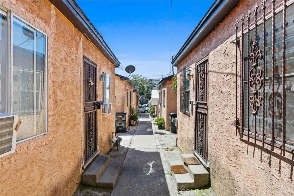 Photo of 2015 Pennsylvania Avenue #1/2, Los Angeles, CA 90033 (MLS # DW26057766)