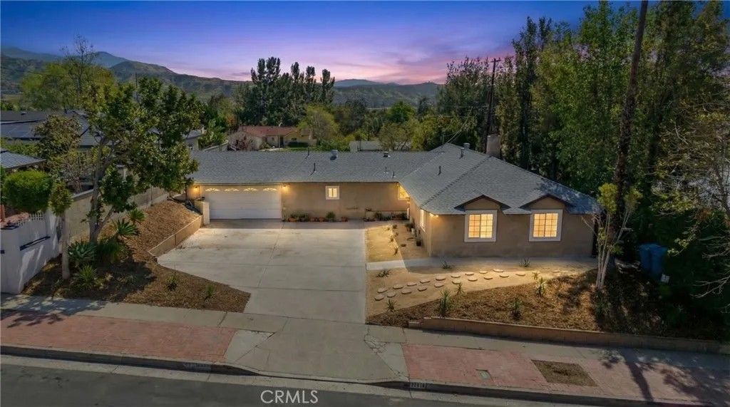 Photo of 13110 Beaver St, Sylmar, CA 91342 (MLS # DW26064125)