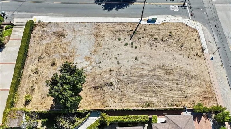 2877 Avenida Simi