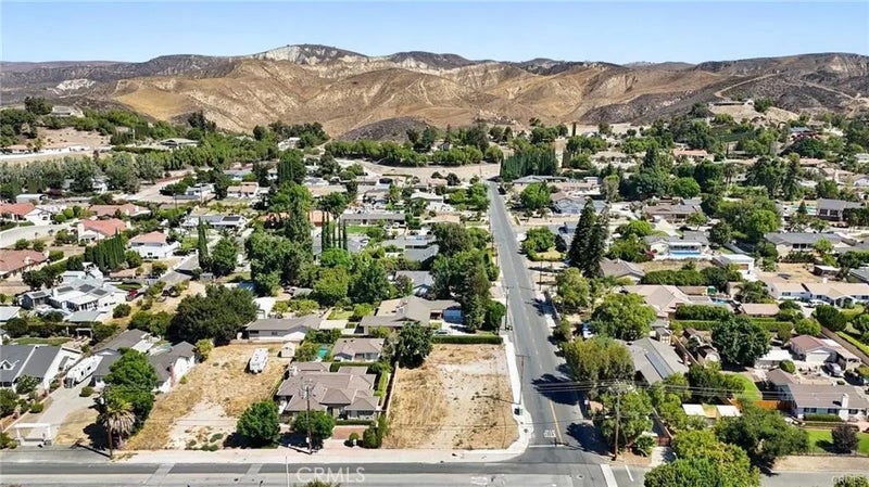 2877 Avenida Simi