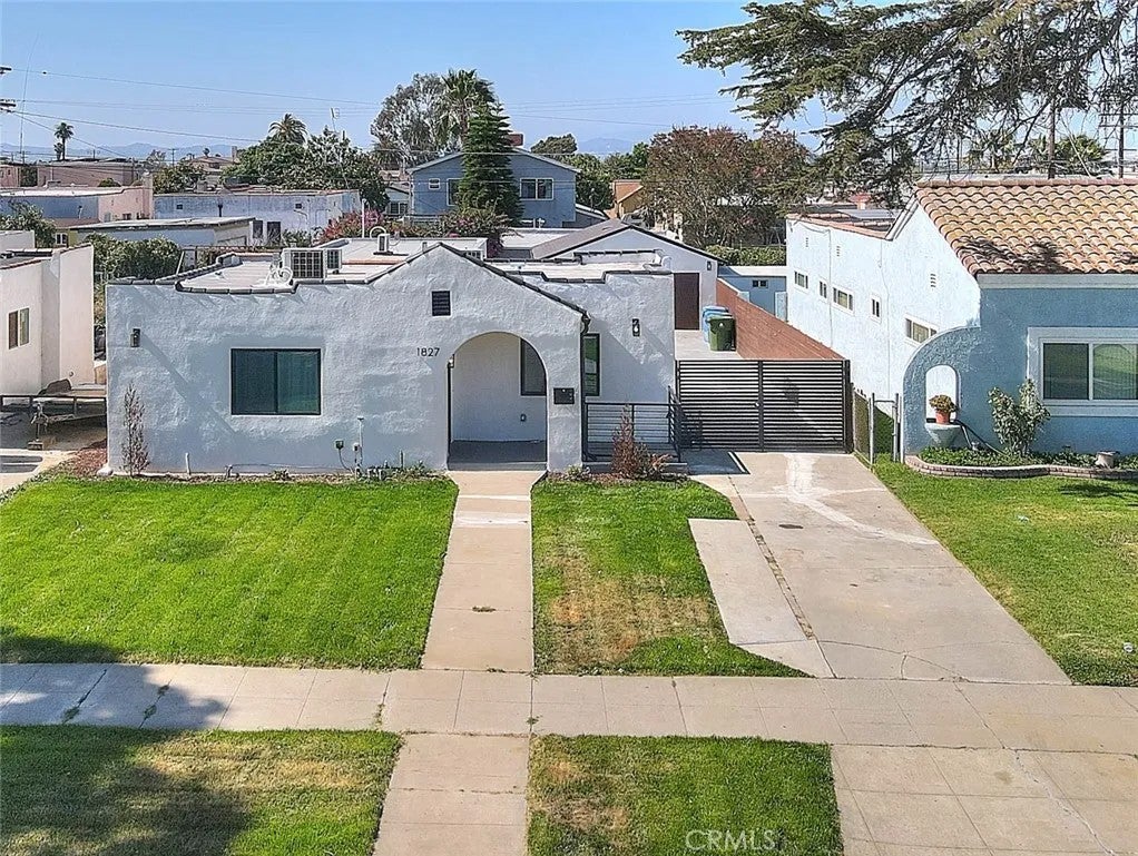 1827 W 76th