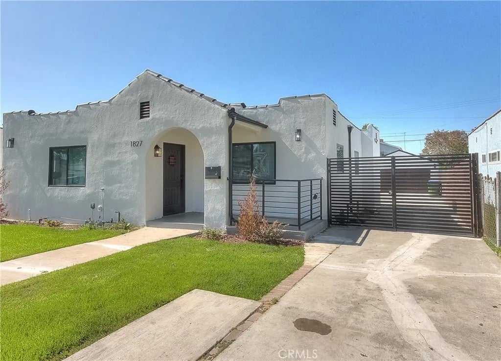 1827 W 76th