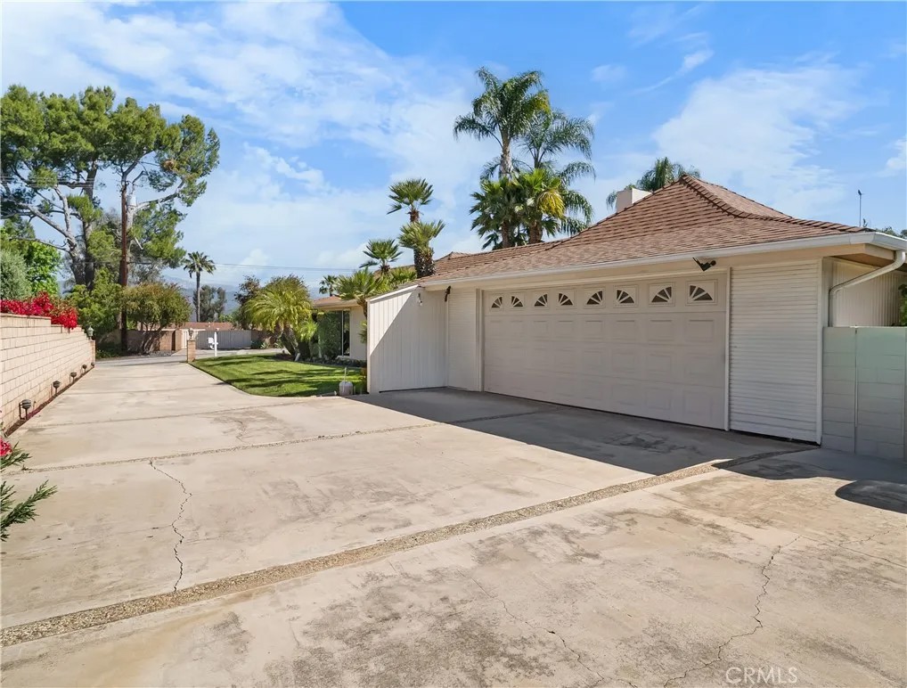 21166 E Rimpath Drive East