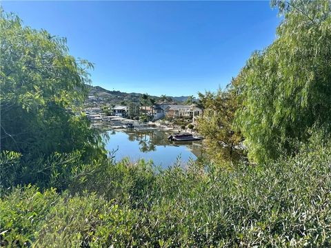 Tiny photo for 23856 Outrigger Dr, Canyon Lake, CA 92587 (MLS # OC25276751)