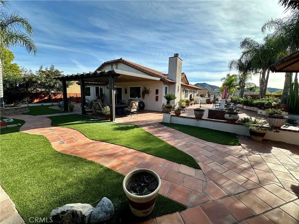 Photo of 23856 Outrigger Dr, Canyon Lake, CA 92587 (MLS # OC25276751)