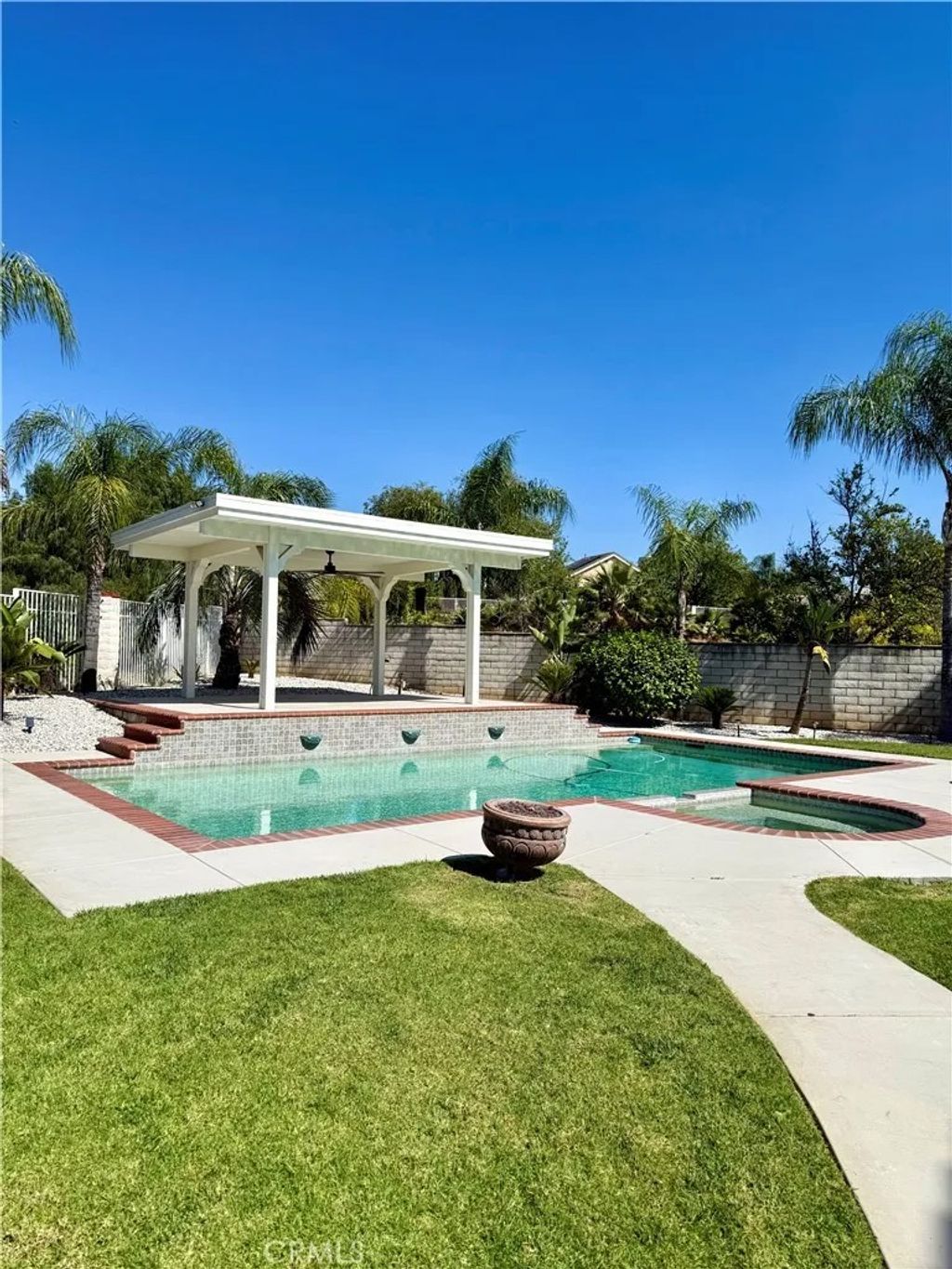 Photo of 7700 Westpark Dr, Riverside, CA 92506 (MLS # IV26039176)