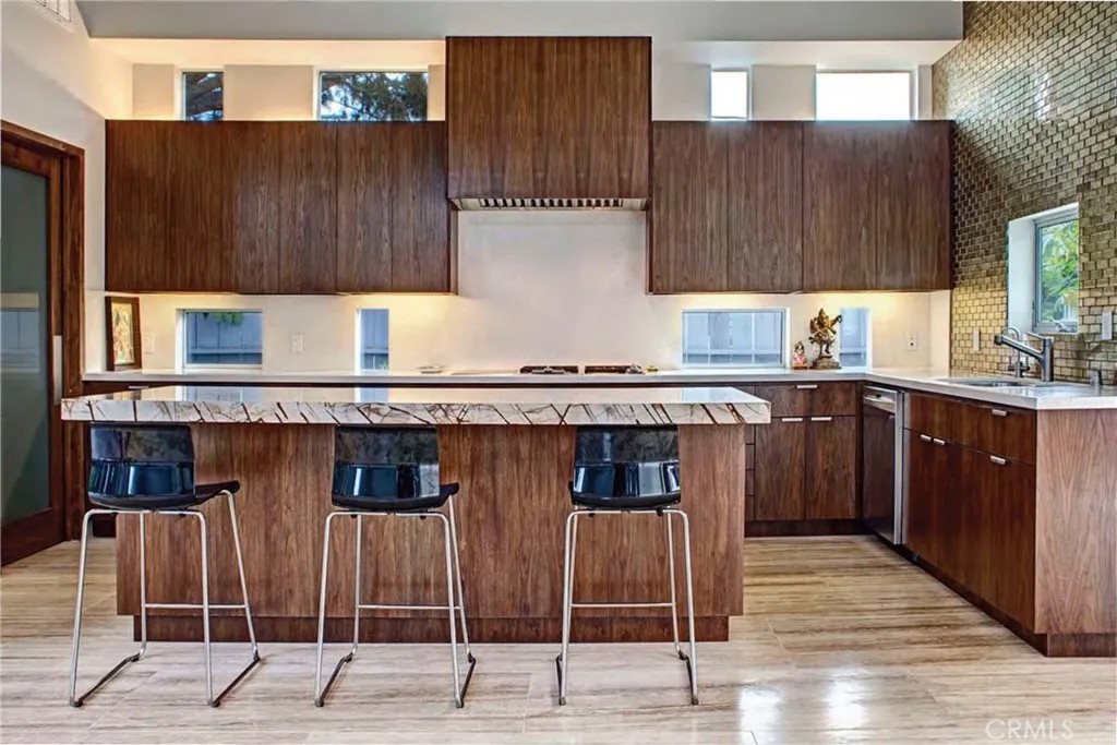 4154 Kenyon