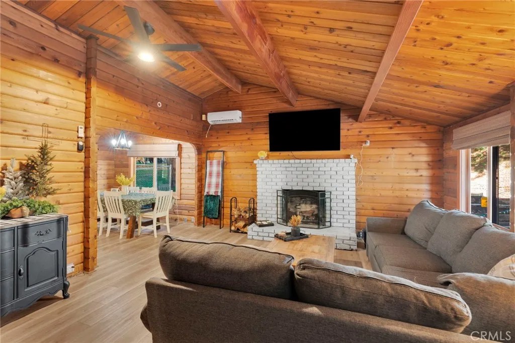 2130 Spring Oak