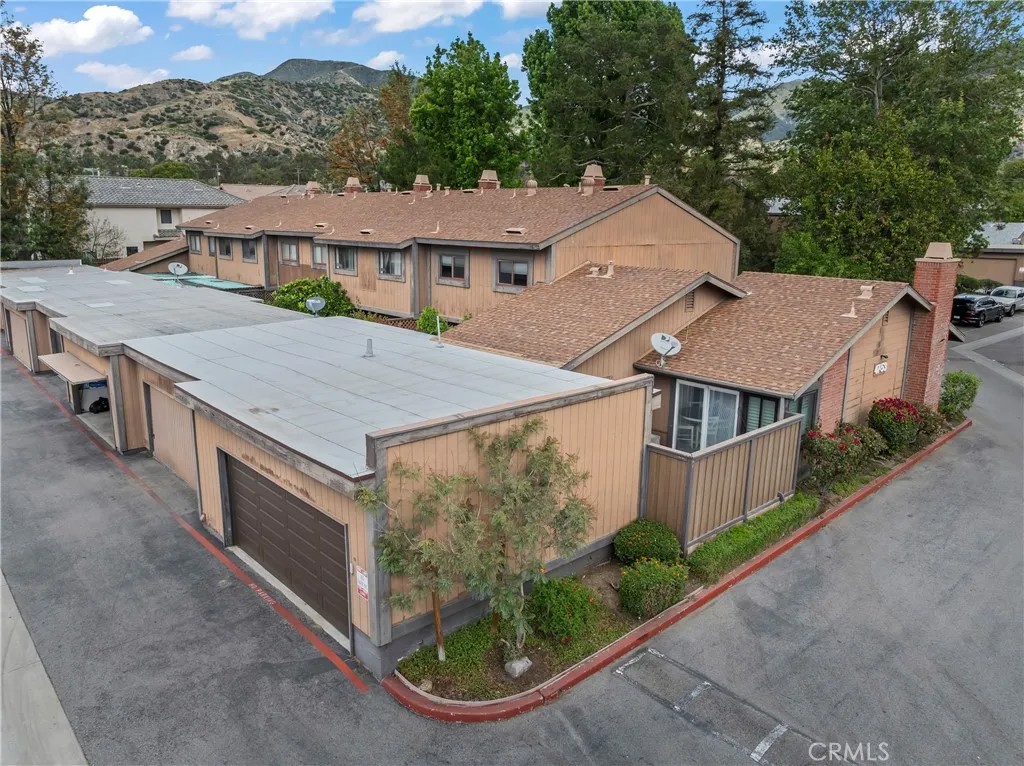 14456 Foothill 47